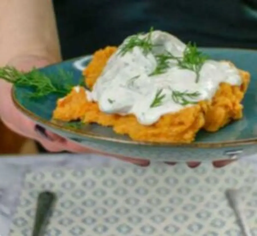 Przepis na Śledzik w sosie koperkowym na puree z batatów