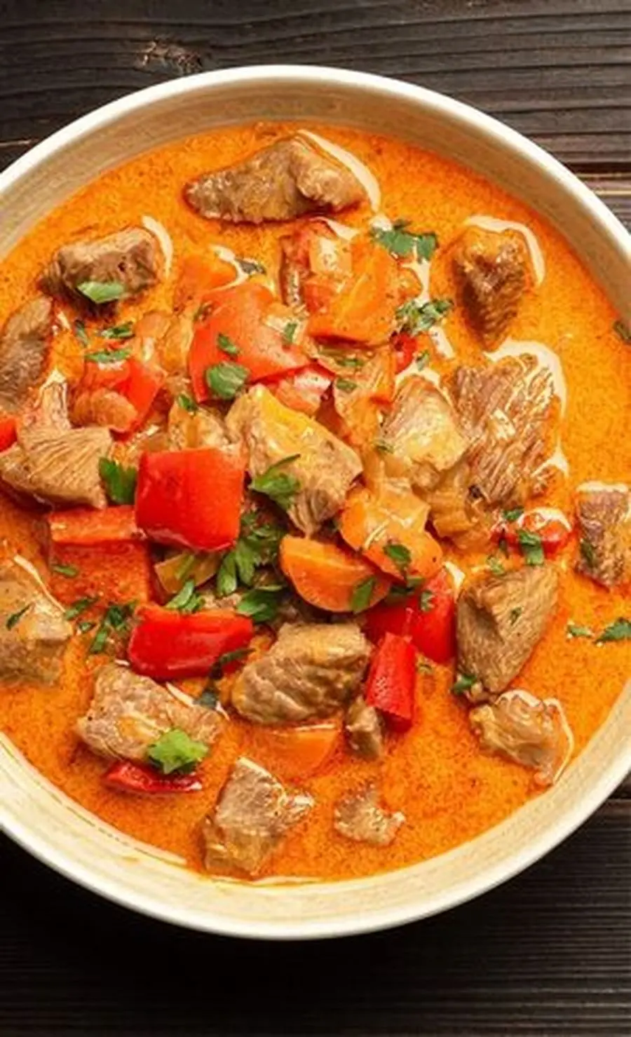 Przepis na Indyk w czerwonym curry z mlekiem kokosowym . Czyli Jak ugotować i jak przygotować Indyk w czerwonym curry z mlekiem kokosowym .