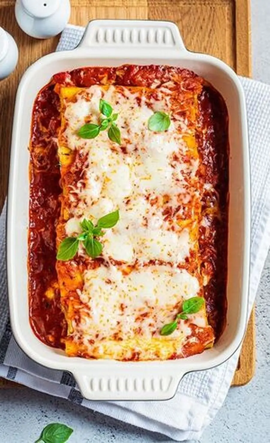 Przepis na Cannelloni faszerowane wołowiną. Czyli Jak ugotować i jak przygotować Cannelloni faszerowane wołowiną.