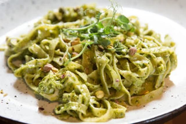 Przepis na Makaron z cukinią i łososiem