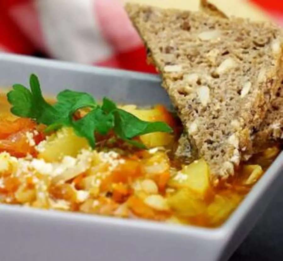 Przepis na Zupa Minestrone z młodą kapustą. Czyli Jak ugotować i jak przygotować Zupa Minestrone z młodą kapustą.