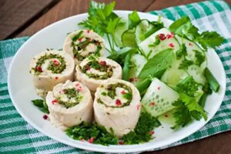 Przepis na Roladki z zielonym pesto. Czyli Jak ugotować i jak przygotować Roladki z zielonym pesto.