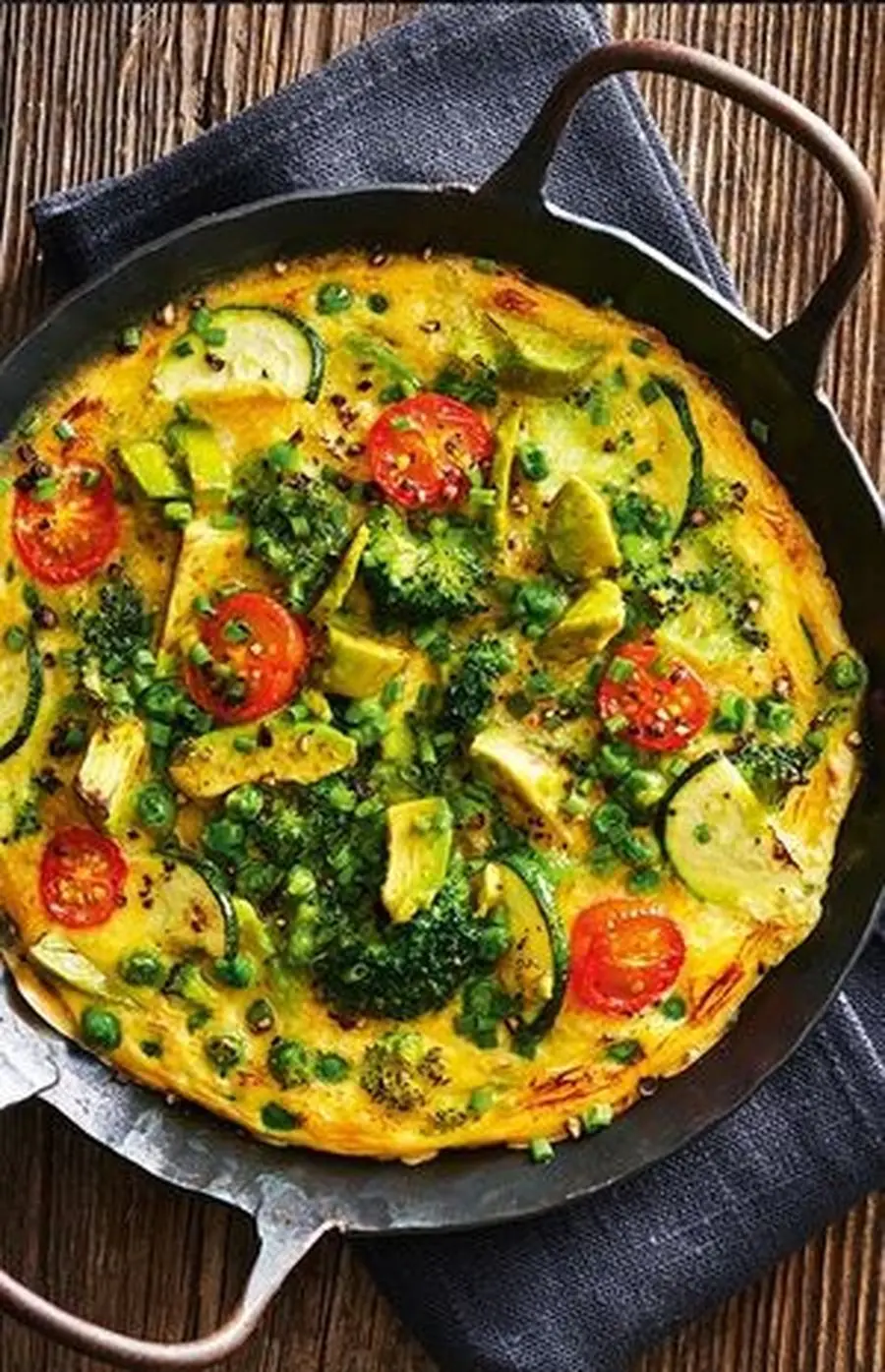 Przepis na Kolorowy omlet z warzywami i serem gouda. Czyli Jak ugotować i jak przygotować Kolorowy omlet z warzywami i serem gouda.