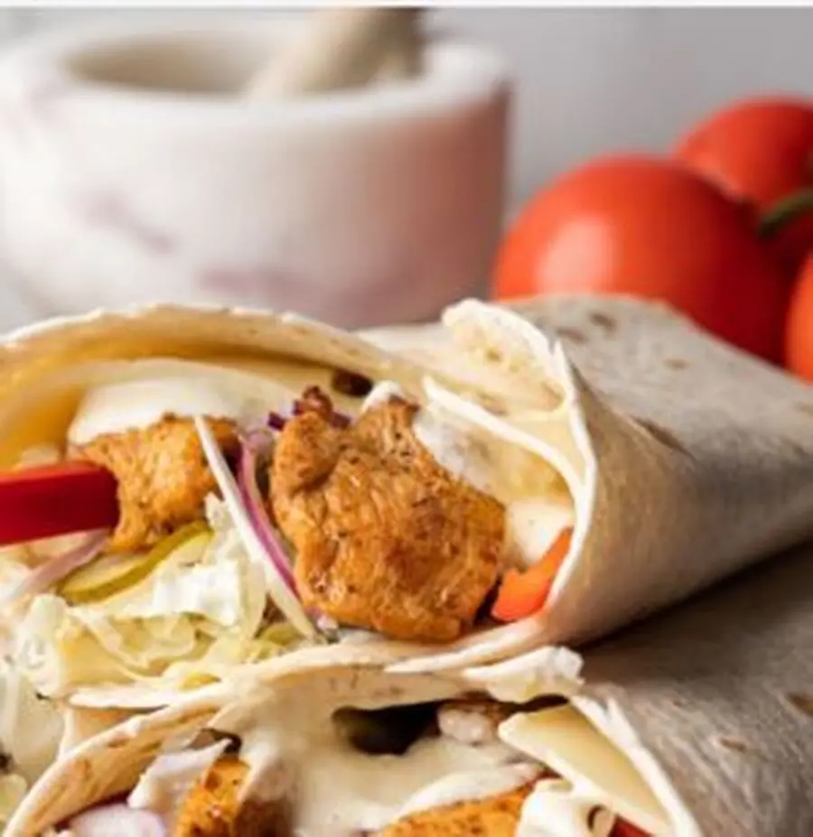 Przepis na Tortilla wrap z kurczakiem gyros z serem, warzywami i sosem musztardowym. Czyli Jak ugotować i jak przygotować Tortilla wrap z kurczakiem gyros z serem, warzywami i sosem musztardowym.
