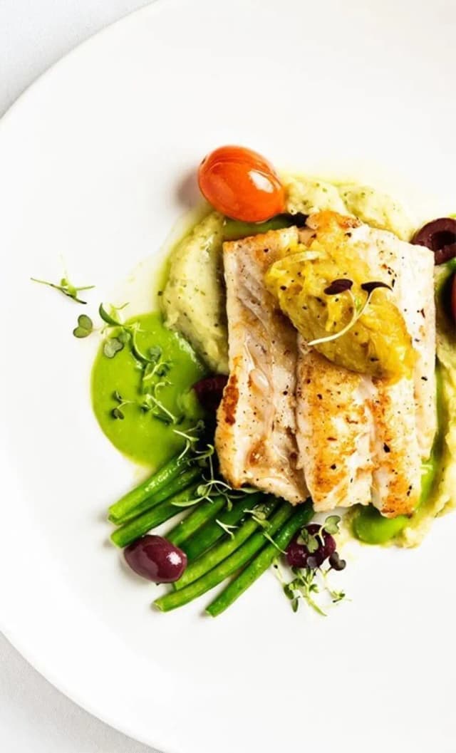 Przepis na Filet z okonia nilowego na puree z zielonej soczewicy