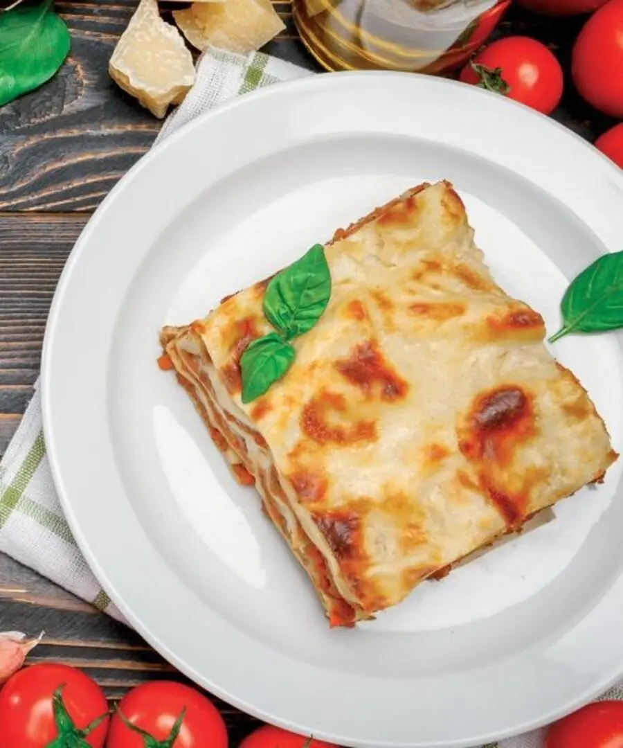 Przepis na Domowe lasagne z indykiem . Czyli Jak ugotować i jak przygotować Domowe lasagne z indykiem .