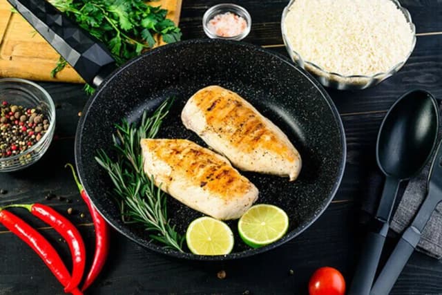 Przepis na Filet z indyka z limonką i papryczką chili