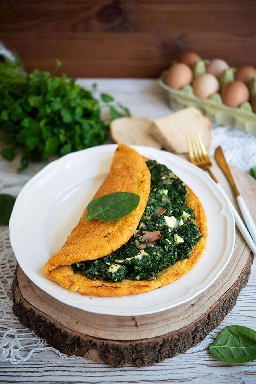 Przepis na Omlet biszkoptowy z kiełbasą krakowską. Czyli Jak ugotować i jak przygotować Omlet biszkoptowy z kiełbasą krakowską.