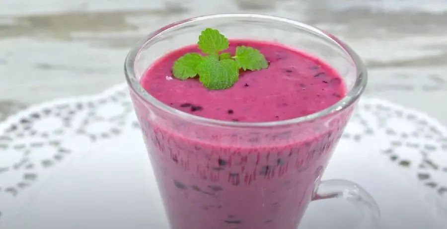 Przepis na Koktajl z czarnej porzeczki, malin i banana. Czyli Jak ugotować i jak przygotować Koktajl z czarnej porzeczki, malin i banana.
