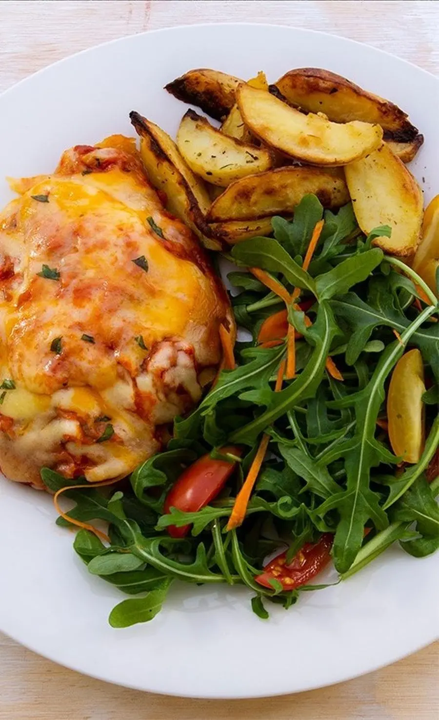 Przepis na Zapiekane kotlety z kurczaka à la parmigiana. Czyli Jak ugotować i jak przygotować Zapiekane kotlety z kurczaka à la parmigiana.