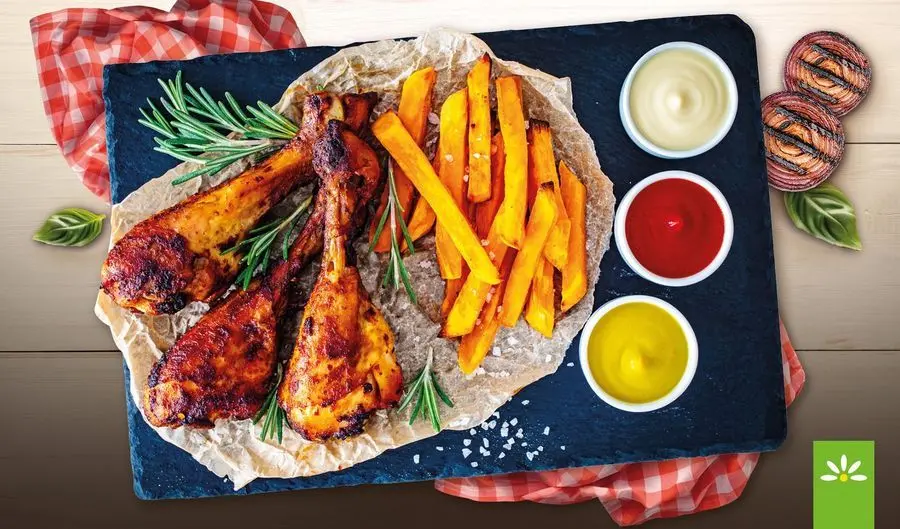 Przepis na Grillowane podudzia z kurczaka podane z frytkami z batatów. Czyli Jak ugotować i jak przygotować Grillowane podudzia z kurczaka podane z frytkami z batatów.