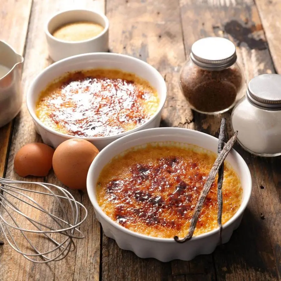 Przepis na Krem brulee – zaskakująco prosty deser!. Czyli Jak ugotować i jak przygotować Krem brulee – zaskakująco prosty deser!.