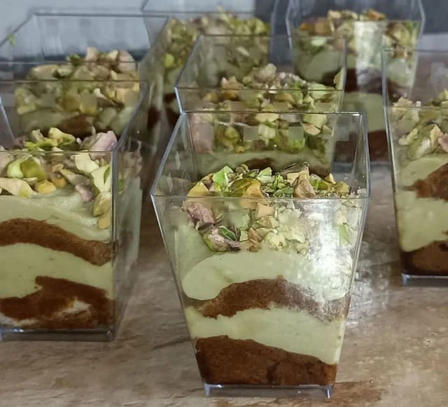 Przepis na Biszkopt w kremie pistacjowym