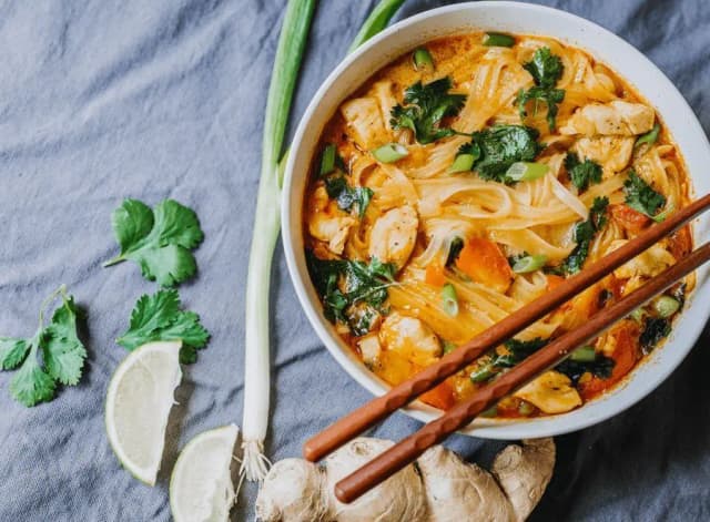 Przepis na Tajska zupa z czerwonym curry