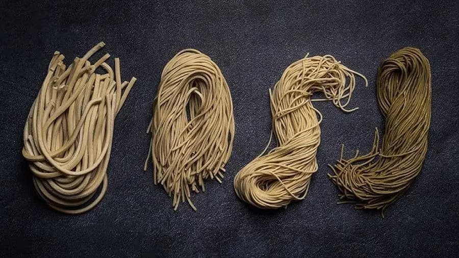 Przepis na Domowy makaron ramen. Czyli Jak ugotować i jak przygotować Domowy makaron ramen.