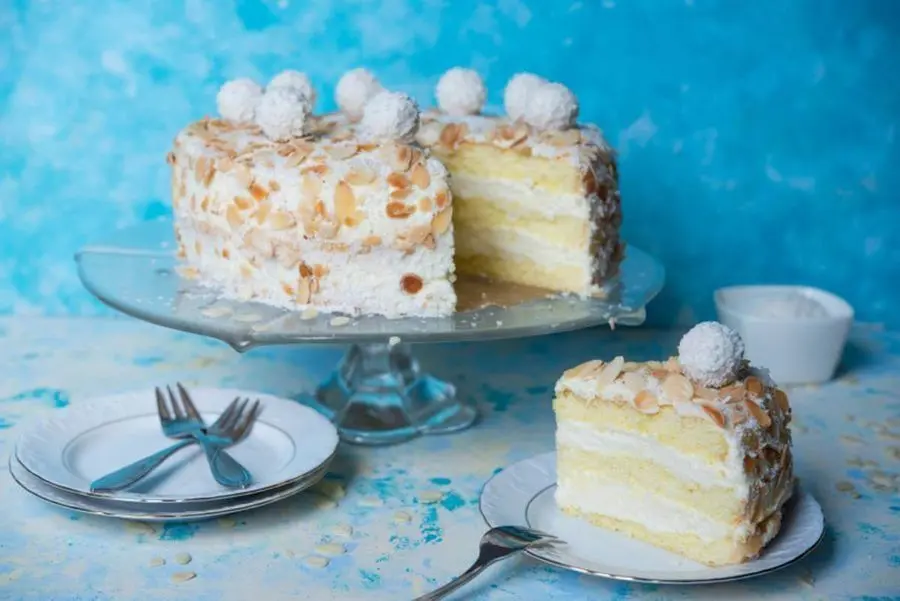 Przepis na Tort kokosowy. Czyli Jak ugotować i jak przygotować Tort kokosowy.
